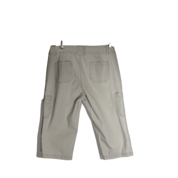 DOCKERS capris, tan, size 8, good condition - Picture 2 of 5